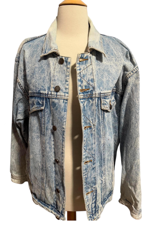 perfectly sun-faded vintage size L denim jacket with striped detailing at collar and hem